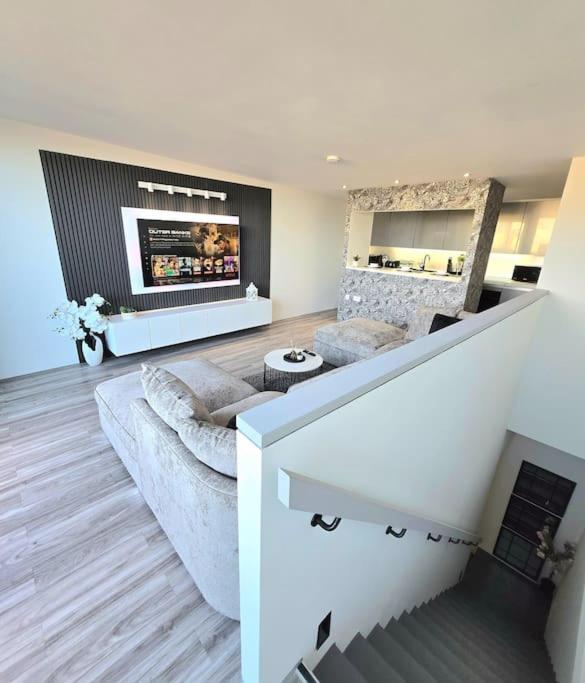Modern Duplex Penthouse Panoramic Views & Parking Bradford (West Yorkshire) Exterior foto